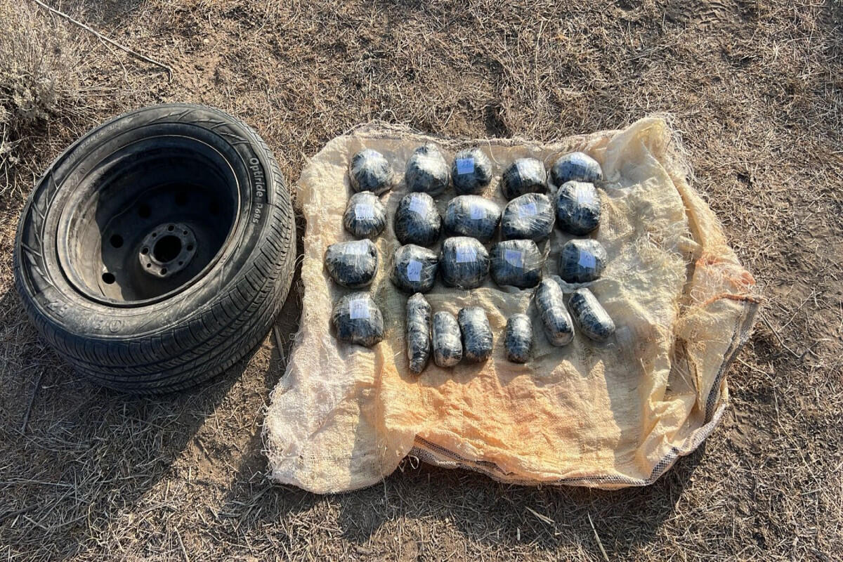 İranla sərhəddən narkotik ke&ccedil;irilməsinin qarşısı alındı, 2 nəfər saxlanıldı  FOTO