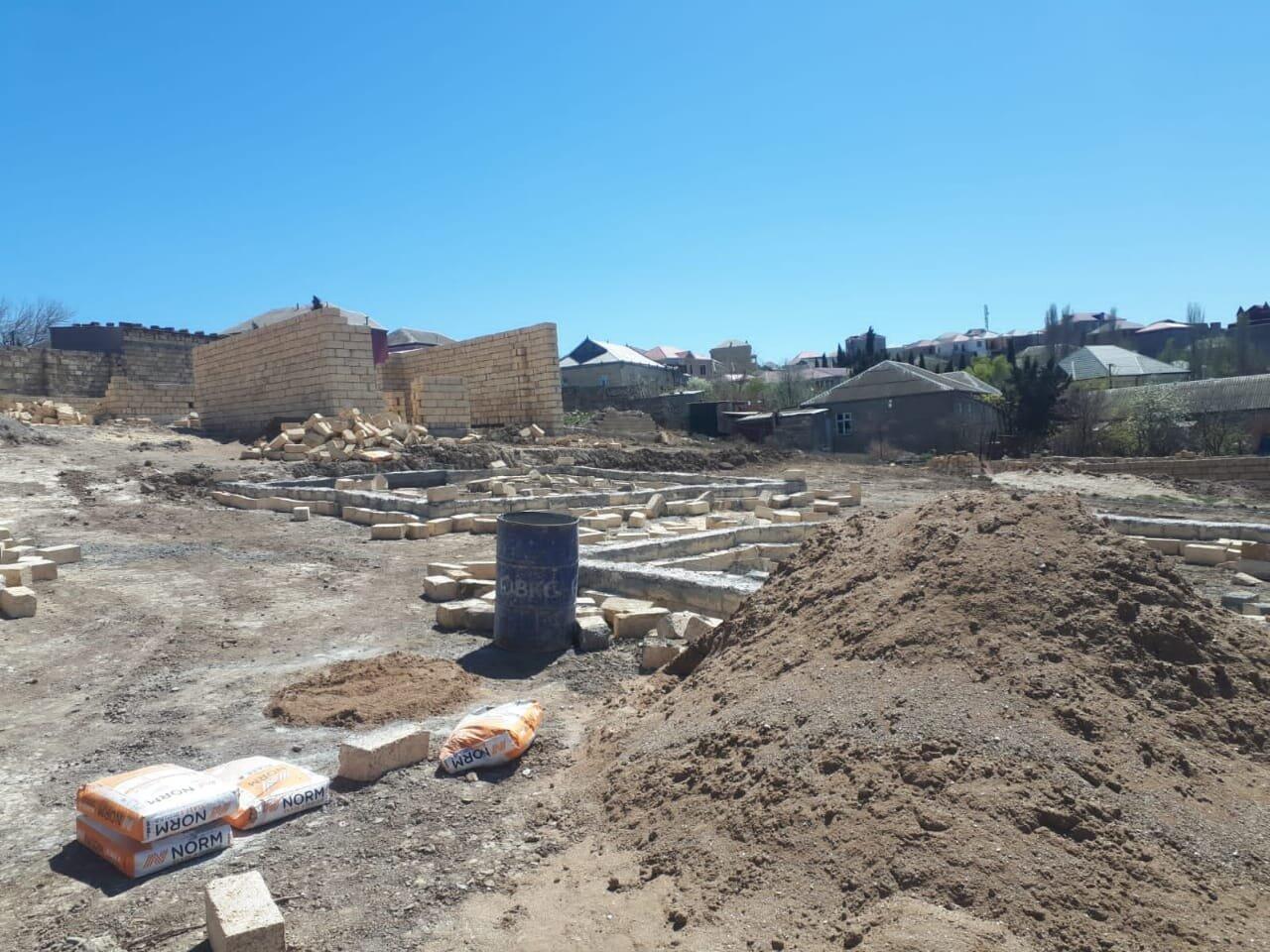 Masazırda göllər qurudularaq ev tikilir  Sakinlər narahatdır