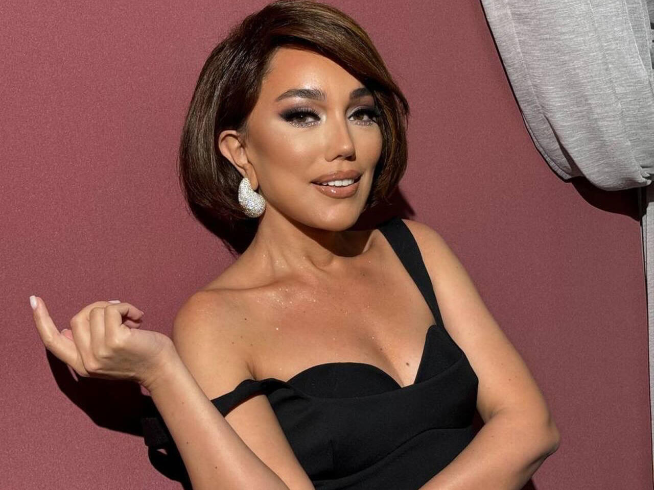 Bu da əməkdar artistin &ouml;z&uuml;ndən g&ouml;zəl QIZI 