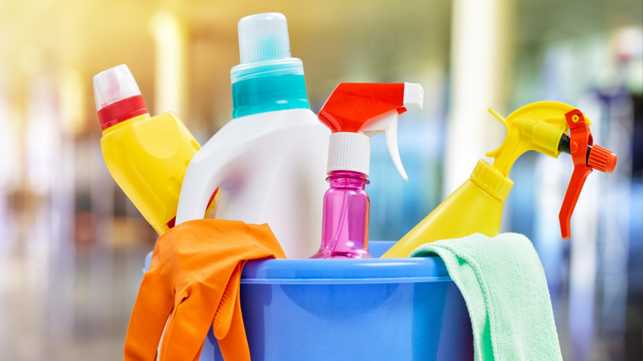 Qış təmizliyində gizli təhl&uuml;kə: M&uuml;təxəssislər "qətiyyən qarışdırmayın" deyə xəbərdarlıq edir