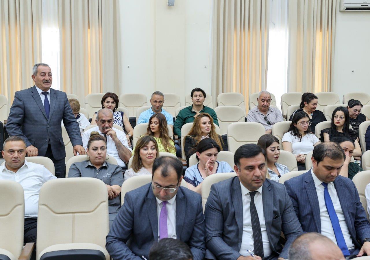 Pirallahı rayonunda sahibkarlarla görüş keçirilib  FOTO