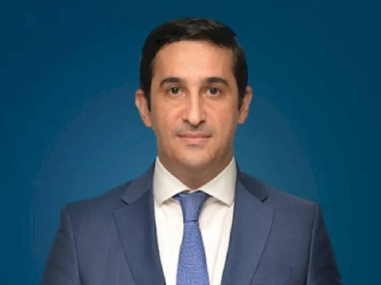 Rəisin işdən qovulmasının təfərrüatı  otağındakı mebellər xaricdən alınmışdı