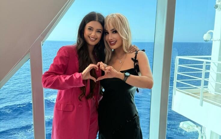 "Qızımın 20 yaşı var, hələ də sosial şəbəkəyə girməyə qoymuram"