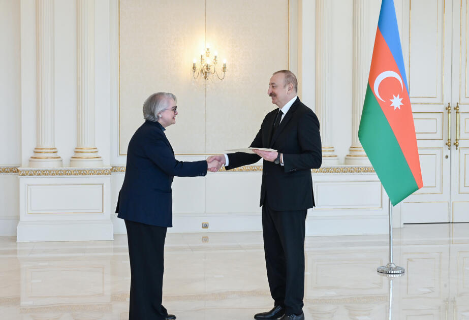 Avstraliya səfiri etimadnaməsini İlham Əliyevə təqdim edib  FOTO