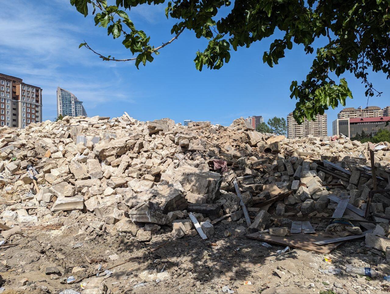 Bakıda 128 yaşlı tarixi bina sökülüb? 