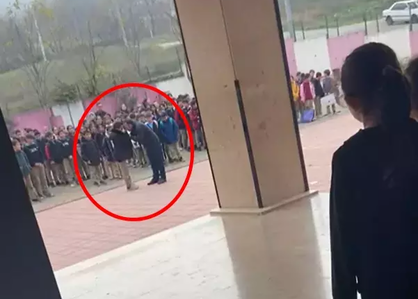 T&uuml;rkiyədə direktor məktəbin həyətində şagirdi D&Ouml;YD&Uuml;, araşdırma başlandı 