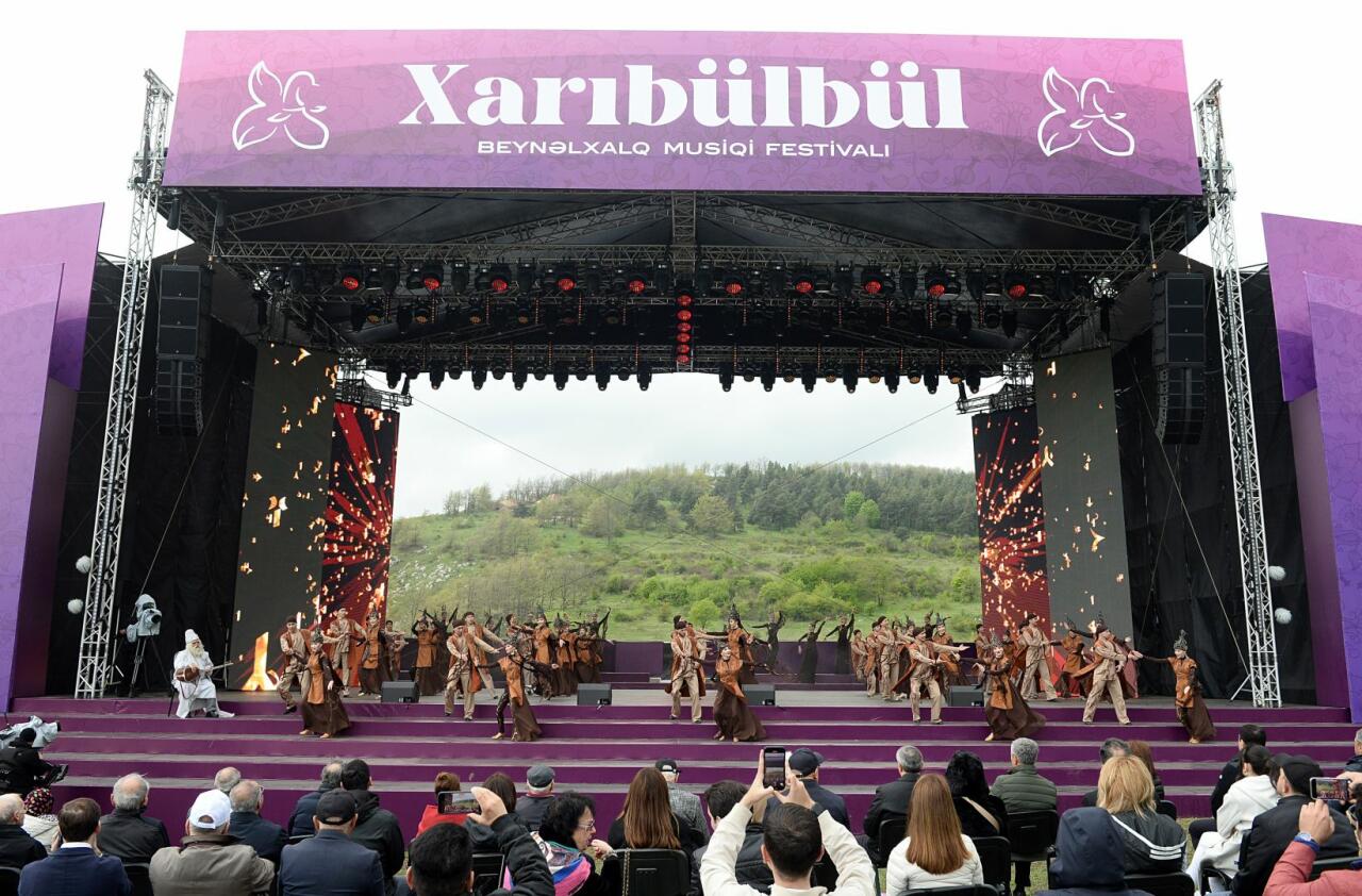 Cıdır düzündə “Xarıbülbül” festivalının açılış konserti olub  FOTO