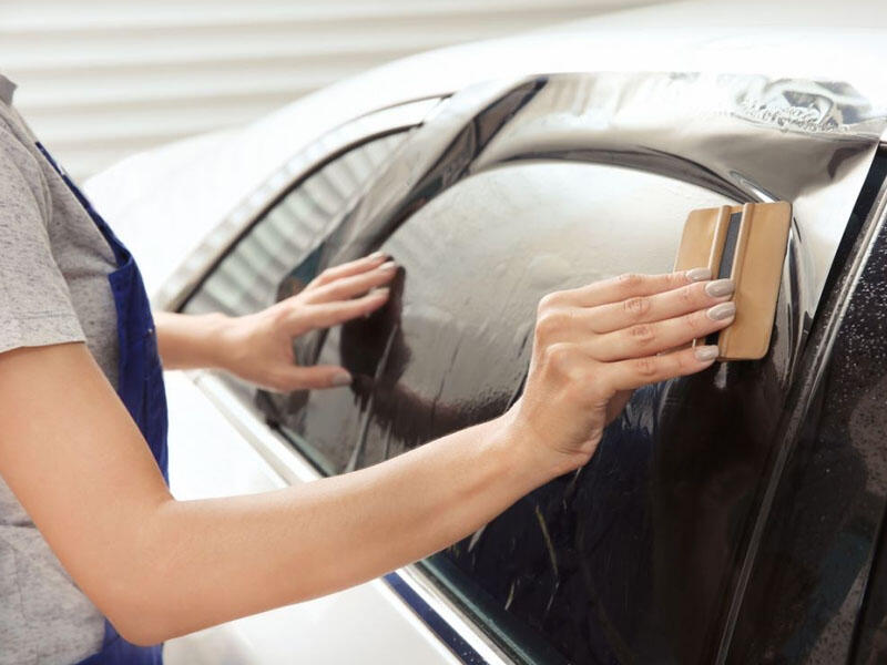 Avtomobillərdə pultla idarə olunan şüşə örtüklərinin satışı qanunidir?  VİDEO