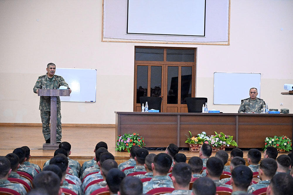 Zakir Həsənov Komandonun şəxsi heyyətinə tapşırıqlar verdi  FOTO