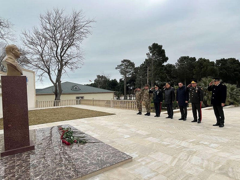 Gürcüstan nümayəndə heyəti hərbi hissələri ziyarət edib  FOTO