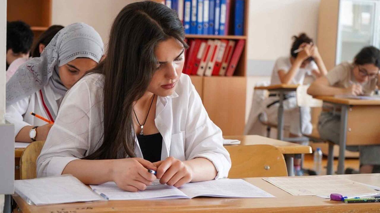 Sertifikatlaşma müəllimlərin gələcək karyerasına necə təsir edir?  AÇIQLAMA