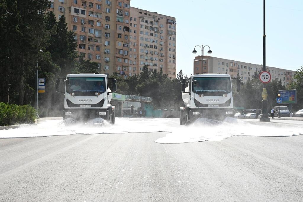 Paytaxt küçələri yenidən yuyuldu  FOTO