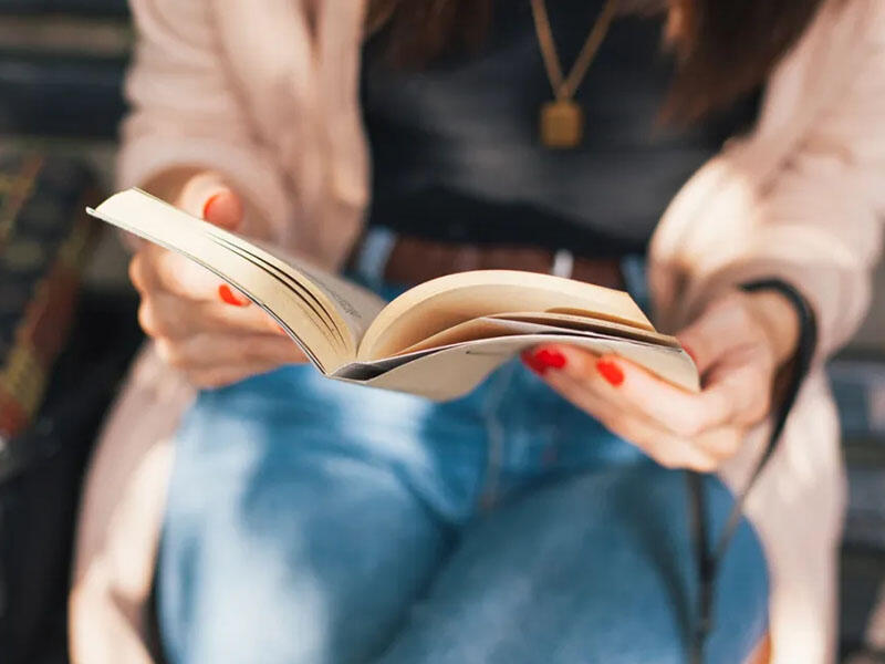 D&uuml;nyanın ən qısa kitabı: 6 s&ouml;zdən ibarətdir