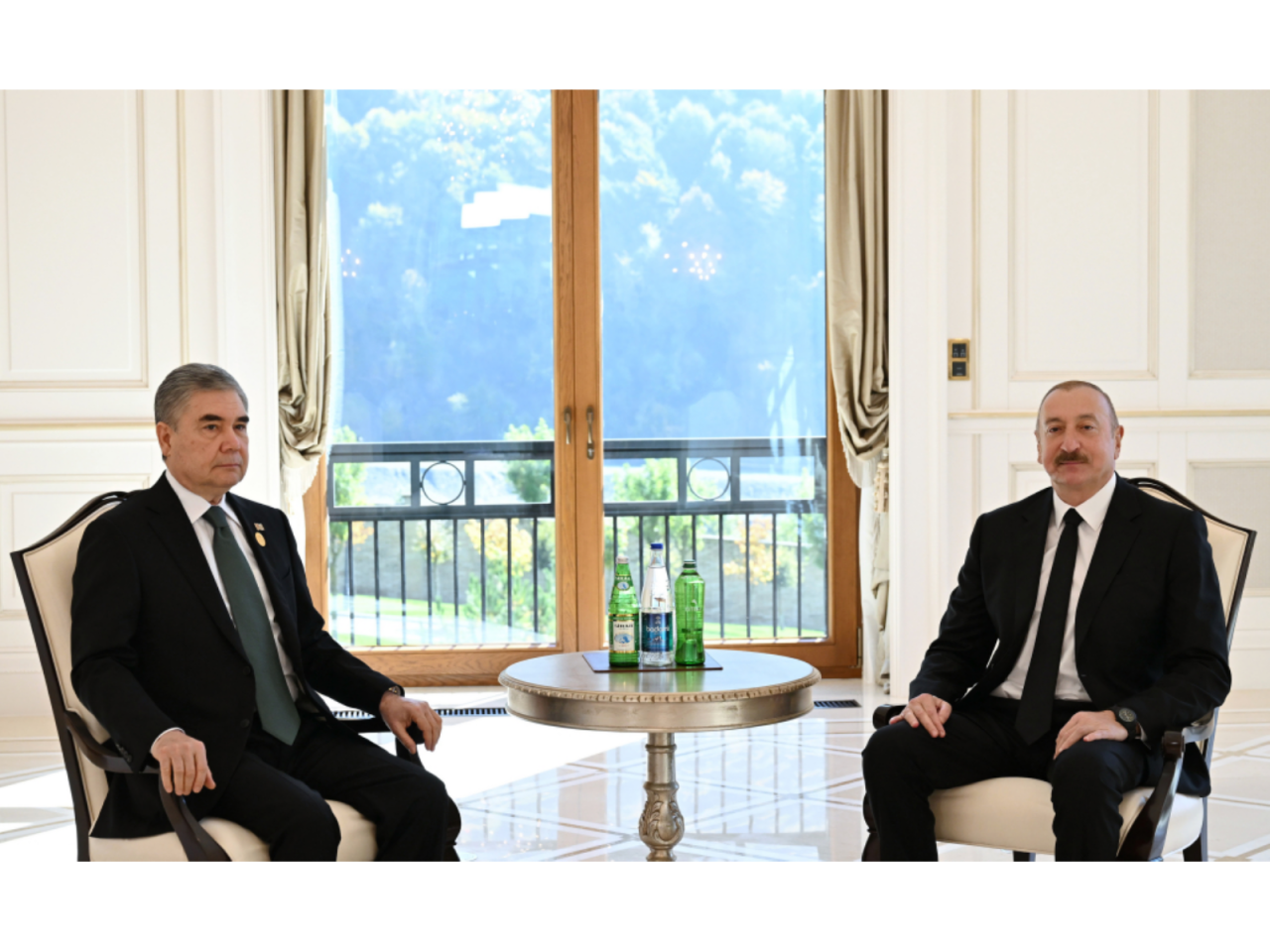 İlham Əliyev Qəbələdə Qurbanqulu Berdiməhəmmədov ilə görüşüb  FOTO