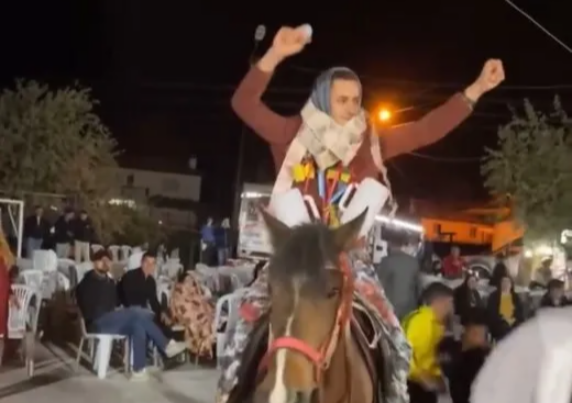 Bəyə qadın paltarı geyindirib, meydanda gəzdirdilər  Qeyriadi toy 
