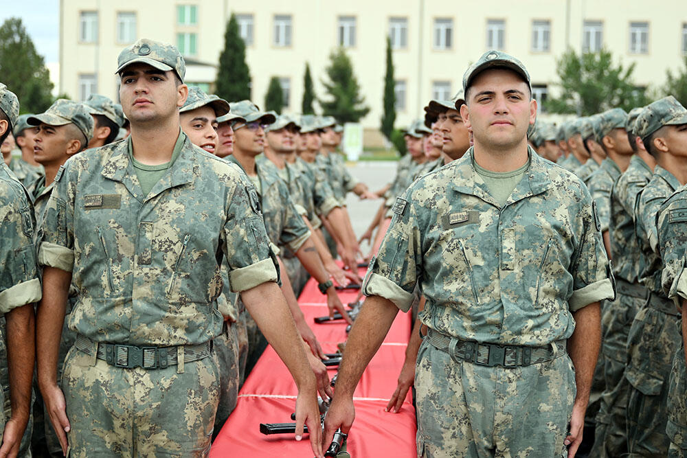 Azərbaycan Ordusunda andiçmə mərasimləri keçirilib 