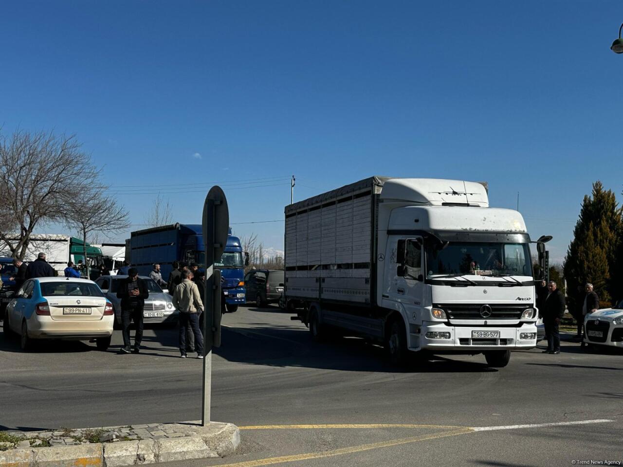 Həsənriz kəndinə növbəti köç karvanı yola salındı  FOTO