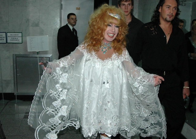 Puqa&ccedil;ovanın &ldquo;əkizi&rdquo; borca g&ouml;rə AXTARIŞDA  13 milyonluq qalmaqal  FOTO