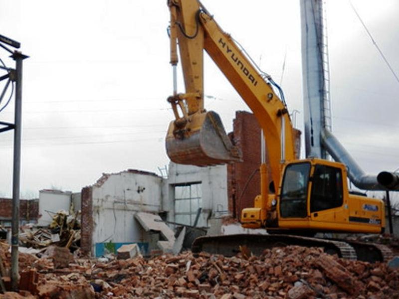 Bakıda daha bir məşhur restoran sökülür 