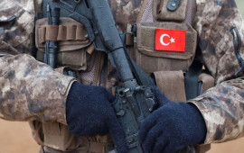 Türkiyədə iki hərbçi qızdırmadan öldü