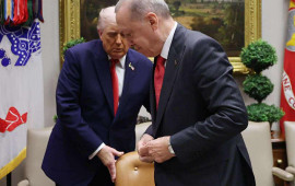 Trampdan Ərdoğana jest  Hörmətini belə göstərdi...  FOTO