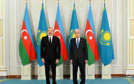İlham Əliyev Tokayevi və Qazaxıstan xalqını təbrik edib