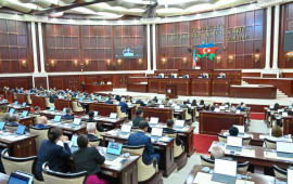 Azərbaycanda deputat mandatından istefa verir  FOTO