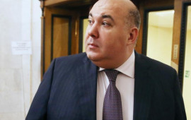 Rusiyada əmlakları alınan deputat axtarışa verildi