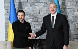 İlham Əliyev və Zelenski Rusiyanın SOCARın Ukraynadakı neft bazasına zərbələr endirilməsini pisləyib