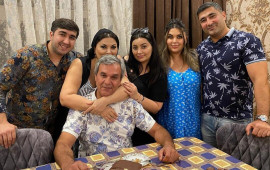 Əri ilə atasının yarıçılpaq halda VİDEOsunu yaydı