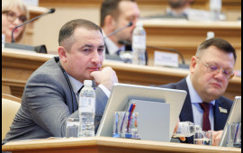 Azərbaycanlı deputat qalmaqallı çıxışdan sonra ölkədən qaçdı