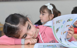 Dərsliklərin dili şagirdləri çətinliyə salır – Nazirlikdən açıqlama