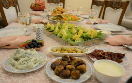 İftar s&uuml;frəsi &uuml;&ccedil;&uuml;n ləzzətli və zəngin menyu TƏKLİFLƏRİ