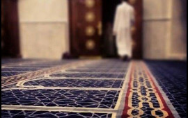 Məsciddə namaz qılarkən bıçaqlandı  FOTO