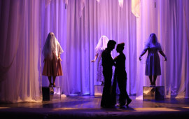 Lənkəran D&ouml;vlət Dram Teatrında &ldquo;Gəlinlik paltarı&rdquo; tamaşası təqdim olunub  FOTO