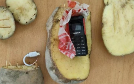 Kartofun içində telefon keçirmək istədi, saxlanıldı