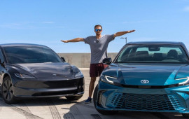 Elektrikli avtomobil bazarında gizli strategiya: "Toyota" yoxsa "Tesla" ?