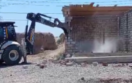 Füzulidə qanunsuz tikililər söküldü  VİDEO