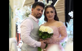 Tanınmış azərbaycanlı m&uuml;ğənni həmkarı ilə NİŞANLANDI 