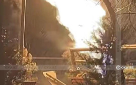 Bakıda iki avtomobil toqquşdu  Yanğın başladı 