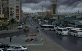 Bakıda binanın dayaq s&uuml;tunu u&ccedil;du 