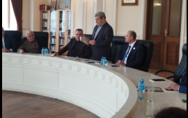 Belə əsərlər yazmaq həm vacibdir, həm də ağır. Yunus Oğuz bu yolları g&ouml;zəl ke&ccedil;ir...