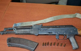 Polis silahsursat aşkarladı