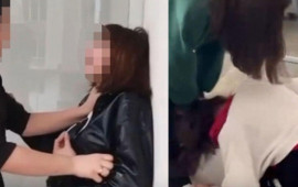 Məktəbdə VƏHŞİLİK  7 nəfər yığışıb 15 yaşlı qızı döydü