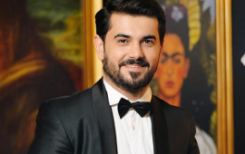 "Valideynlərimdən &uuml;zr istəyirəm"  Sa&ccedil;larını boyadı 