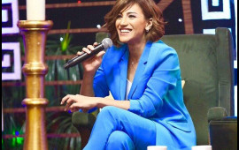 R&ouml;ya Elgizin ağzını "əydi" 