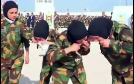 Qadın hərbçilər göyərçini çiyçiy yedilər  VİDEO