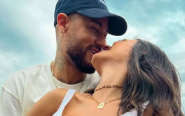 Neymar hamilə sevgilisinə xəyanət etdi  FOTO