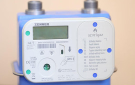 Saatlardır qaz kartlarına pul vurmaq olmur