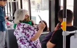 Bakıda qadın avtobusda DƏHŞƏT SAÇDI: əlində bıçaqla... 
